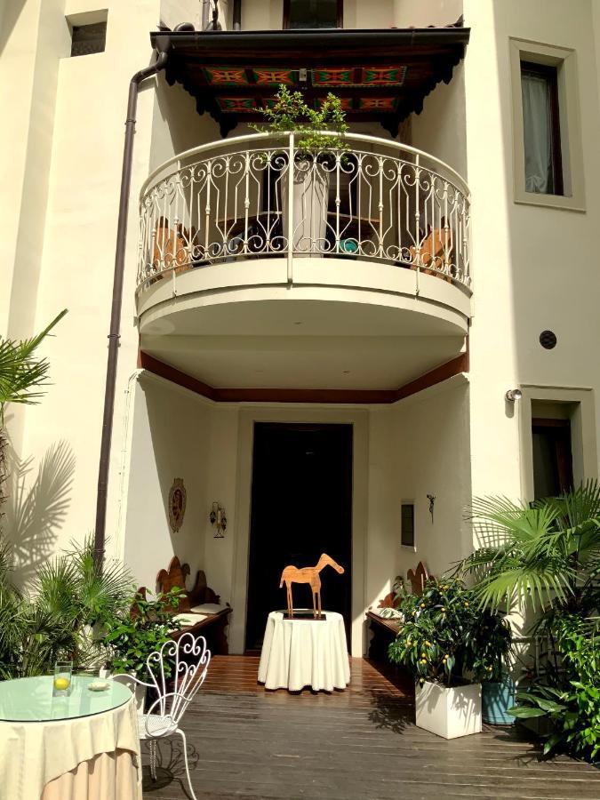 Sembenini Palace Riva del Garda Bagian luar foto