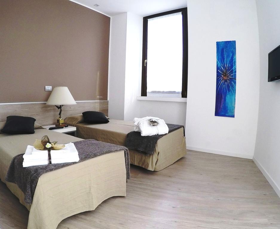Sembenini Palace Riva del Garda Bagian luar foto