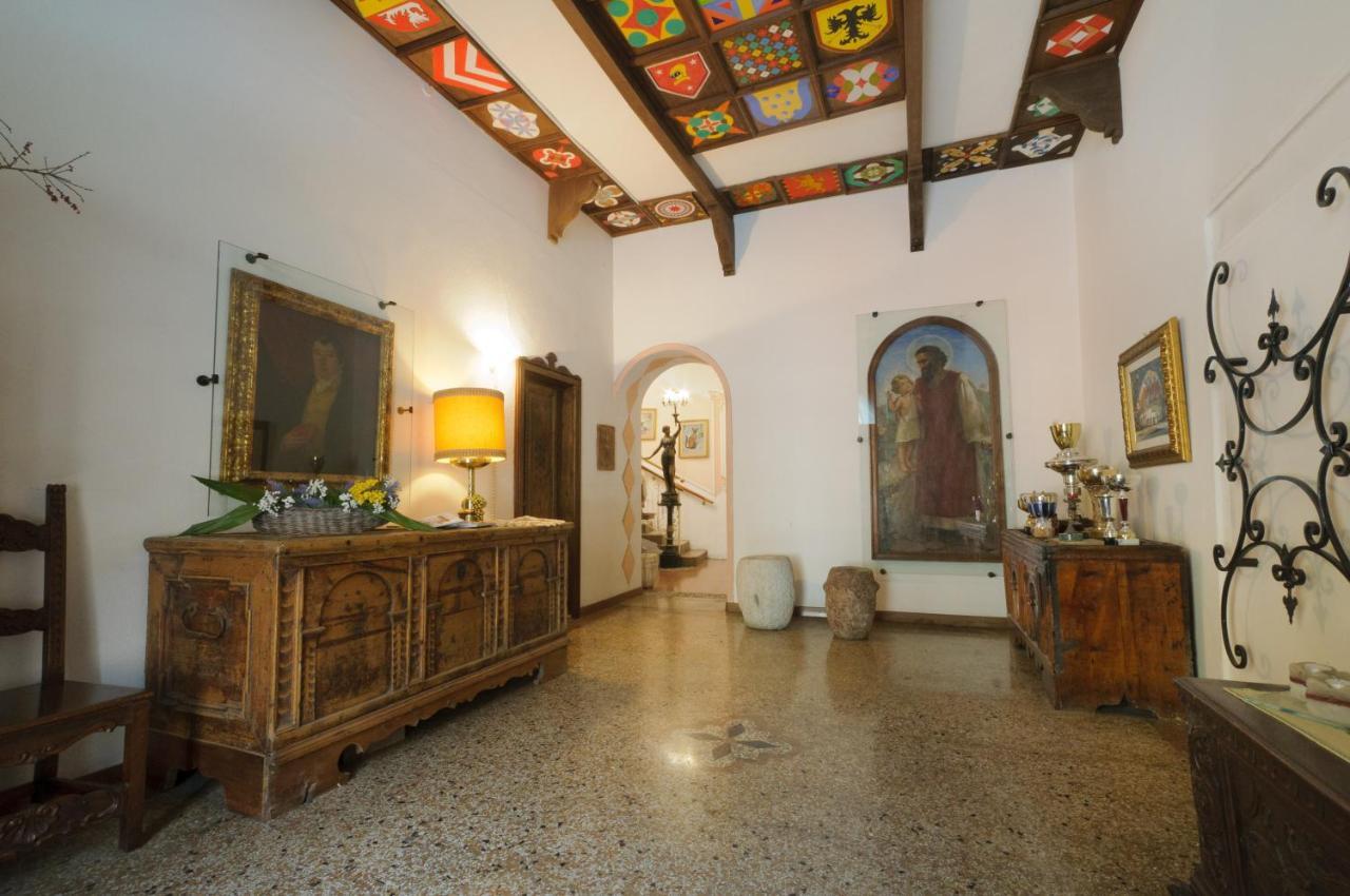 Sembenini Palace Riva del Garda Bagian luar foto